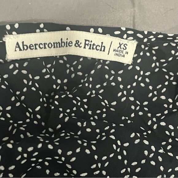 Abercrombie & Fitch Black & White Printed Short Sleeve Flutter Ruffle Wrap Dress - Picture 9 of 11